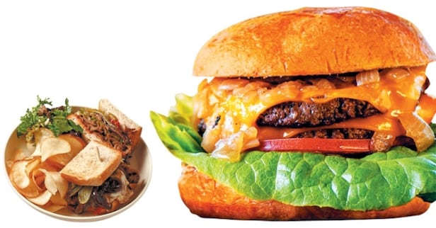 국내 대체육을 사용해 유기농식당 '썬더버드'가 출시한 '언리미트 필리치즈 샌드위치'(왼쪽). 미국 '임파서블 푸드'에서 대체육 패티로 만든 우마미버거의 '임파서블버거'. /썬더버드·우마미버거