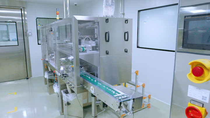 충북 청주시 대웅제약 오송공장의 무인화 공정을 통해 알약 의약품이 생산되고 있다. [사진제공=대웅제약]